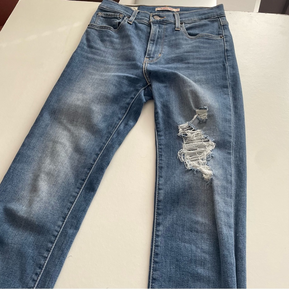 Aritzia LEVIS 726 High Rise Straight Jeans Size 26 light wash distressed Demin - Picture 4 of 13
